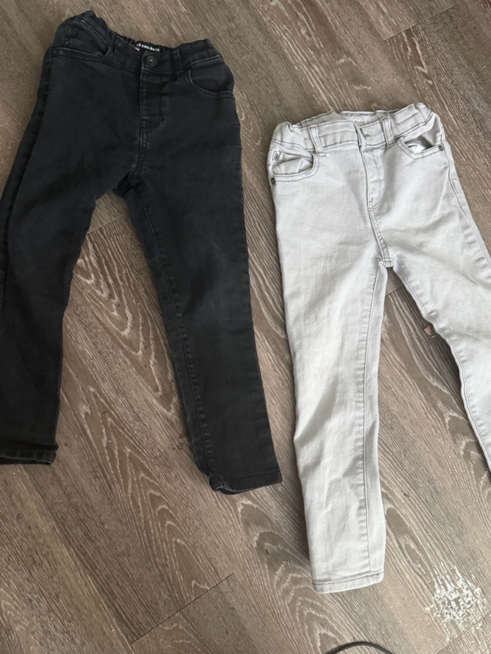 Children’s place Slim Jeans in Black and Light Gray